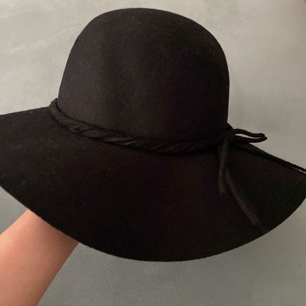 Black wool hat
